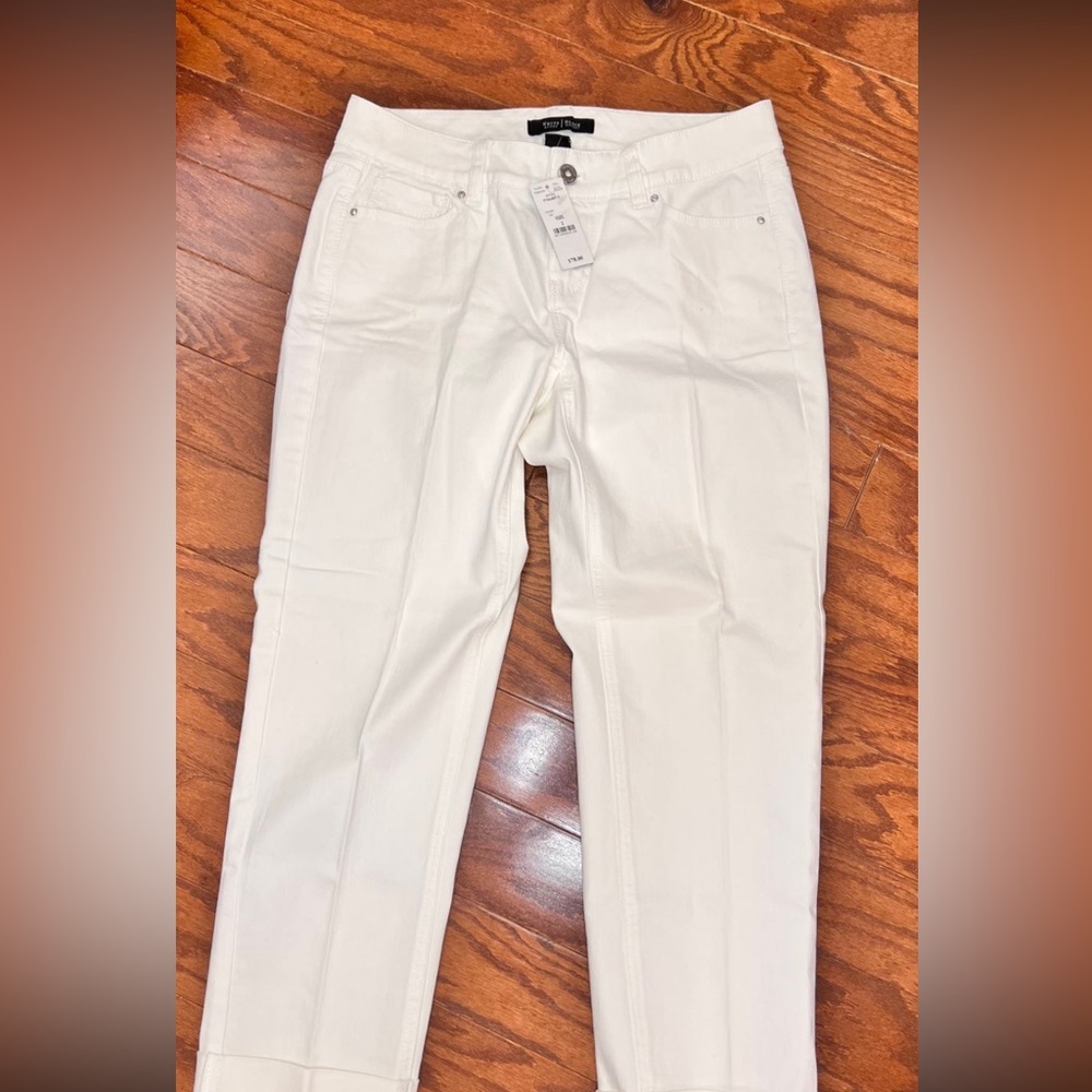 WHITE HOUSE BLACK MARKET WHITE JEANS NWOT - Picture 2 of 10